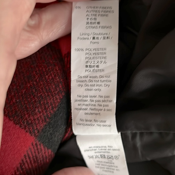 Gap wool blend pea coat in red and black check. Lined. Front pockets. Size M - Picture 9 of 9